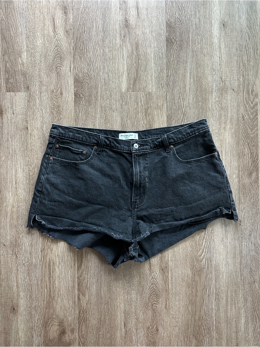 Abercrombie & Fitch The Mom High Rise Curve Love Denim‎ Shorts Black 18 Cut Off